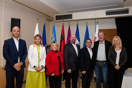 Podpis pogodbe o širitvi ZD Domžale_Eva Žurbi za Občino Domžale (2)